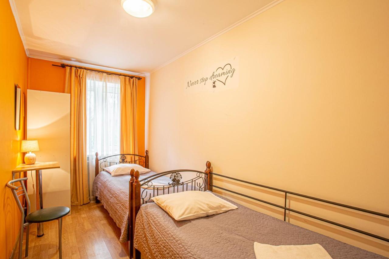 Gar'Is Hostel Kiev Bagian luar foto